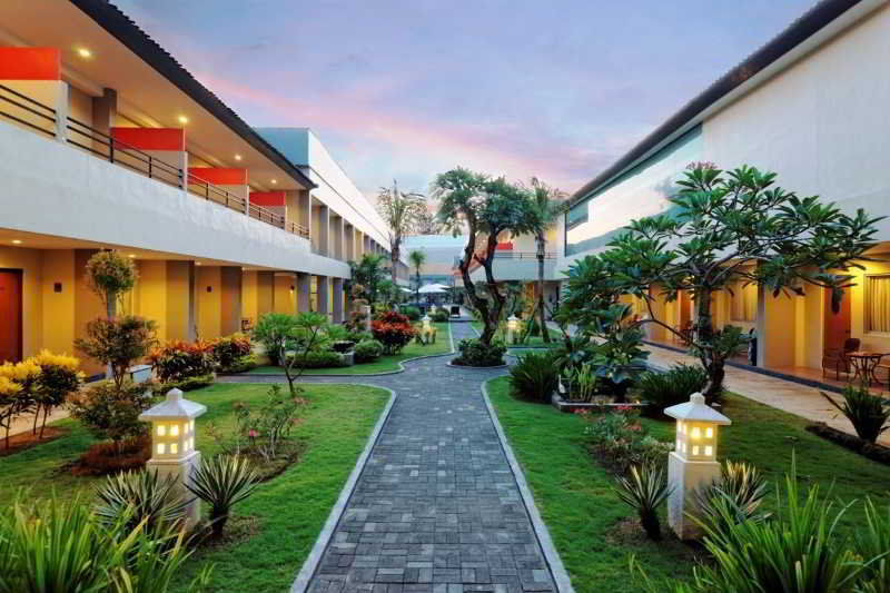 Kuta Station Hotel And Spa Bali Exterior photo